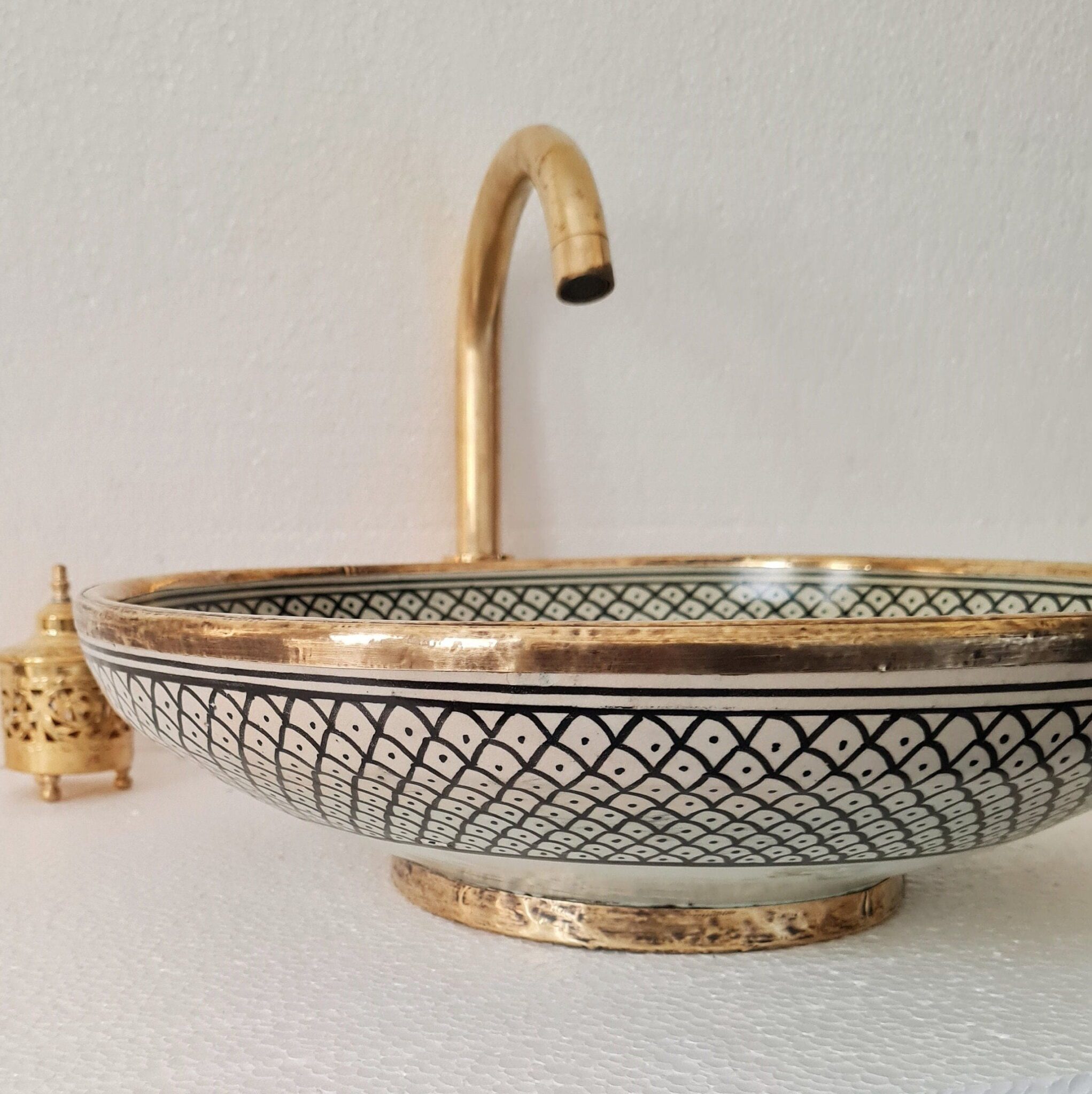 Handcrafted Farmhouse London Basin - Mid-Century Modern Vanity Sink - Brushed Solid Brass Rimed - Fish Scales Minimalist Design Sink + Gift 6