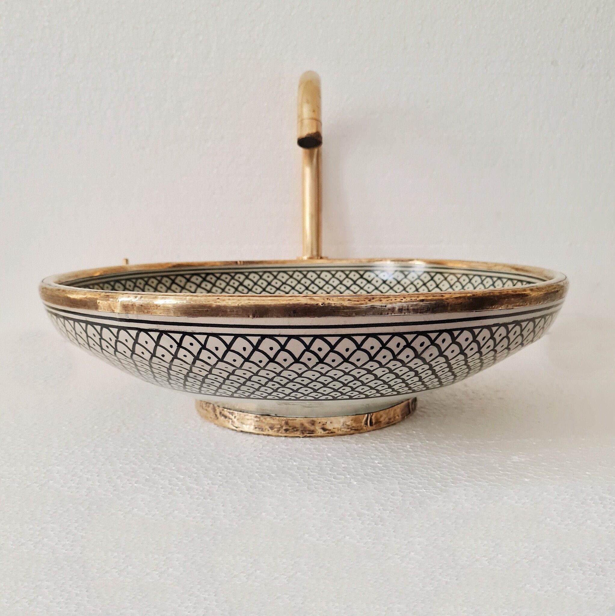 Handcrafted Farmhouse London Basin - Mid-Century Modern Vanity Sink - Brushed Solid Brass Rimed - Fish Scales Minimalist Design Sink + Gift 4