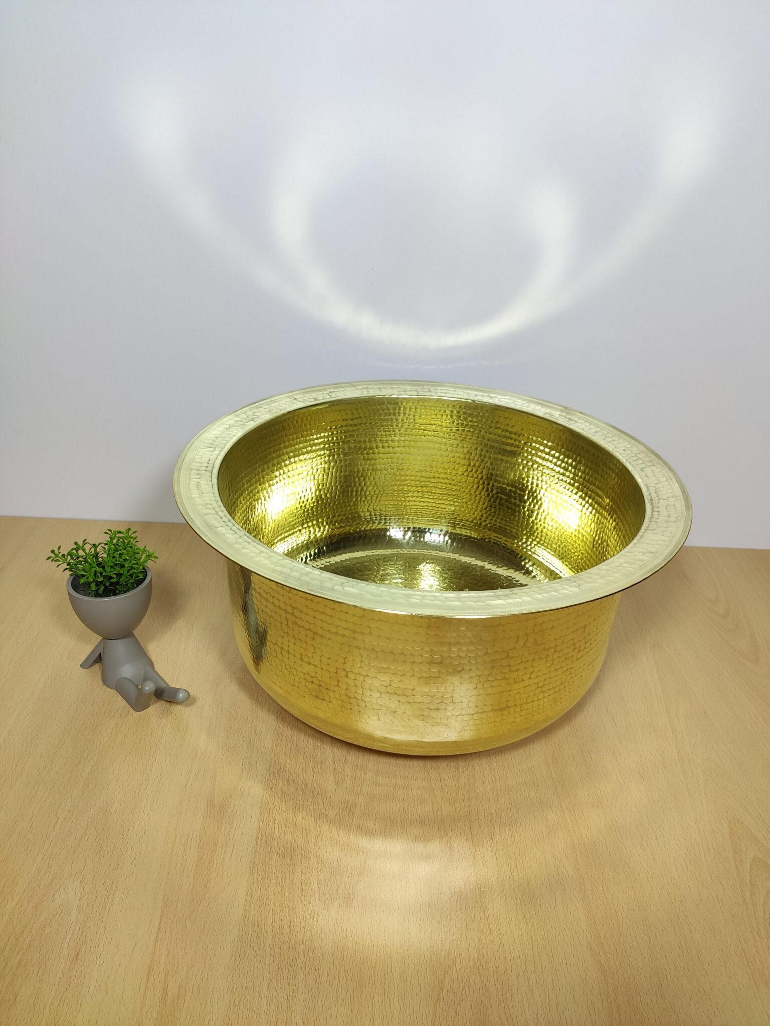 16 X 16 X 7 Round Hammered Brass undermount kitchen sink