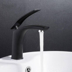 Brass Basin Faucet Solid Cold & Hot Water Bathroom Faucet Single Handle Water Sink Tap Bathroom Accessories
